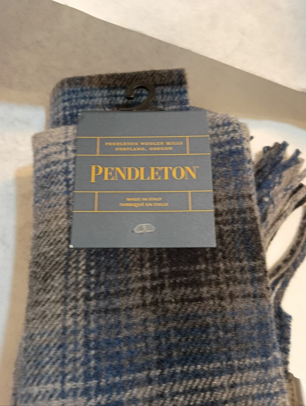 Pendleton Scarf New Display - Picture 4 of 11
